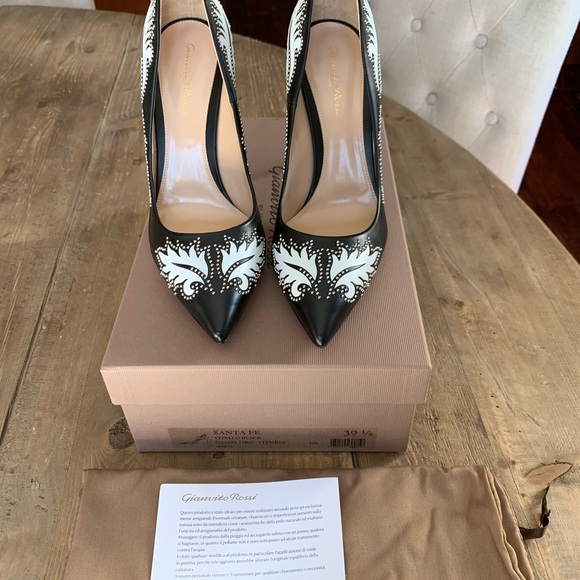 Gianvito Rossi “Santa Fe” Pumps BNIB - Picture 2 of 8